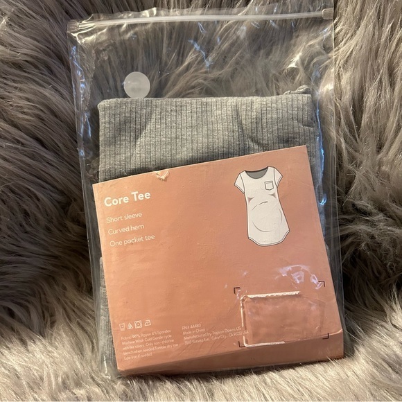 Destination Maternity‎ Core Tee Women Size Small Short Sleeve One Pocket T-Shirt - Picture 3 of 6